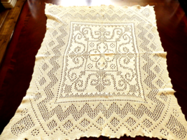 VTG Knitted yarn lace  Scarf Shawl Off White Cream color  34&quot; x 26&quot; - $19.80
