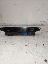 Info-gps-tv Screen Display Screen Clock Xle Fits 04-06 Camry - $44.50