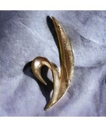 Vintage Trifari Gold Plated Leaf Brooch - $54.70 CAD