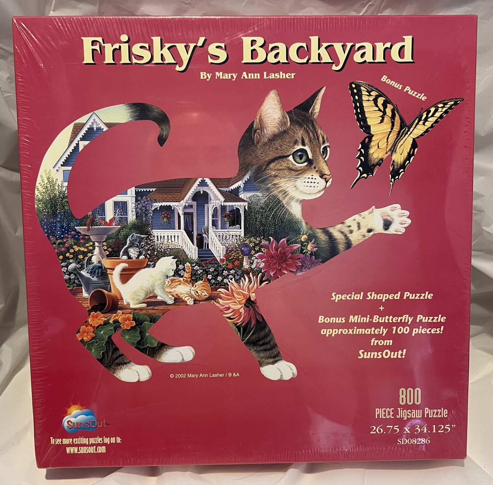 800 Piece Shaped Puzzle - Frisky's Backyard [796780082861]  - $48.31