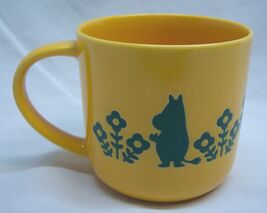 Yamaka SMALL CHILDRENS MOOMIN YELLOW 3" SOPPA MUG TEA COFFEE CUP - $24.74