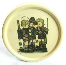 Vintage Hummel 3 School Boys 6.5&quot; Round Glazed Chalkware Wall Plaque Hanging - £10.38 GBP