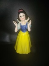 Vintage Walt Disney Snow White Ceramic Figure Figurine 5.5" Malaysia - $16.79