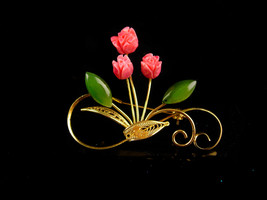 Vintage jade flower brooch - Japanese oriental style  -1940&#39;s sweetheart jewelry - £67.15 GBP