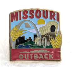 Missouri Outback Steakhouse Enamel Pin Advertise Souvenir The Gateway Arch Wagon - £10.46 GBP