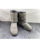 UGG Australia Boots Women 6M Classic Short Shoes Gray Suede Shearling Snow - $451.29 MXN