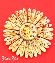 Daisy Vintage Brooch Enameled Autumn Colors With Button Center - £14.90 GBP