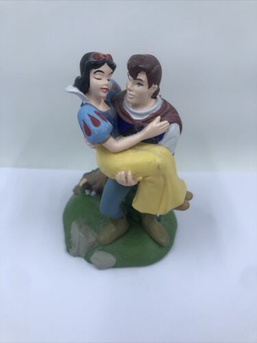 Primary image for Disney  Snow White & Prince Charming Figurine. Classics PVC.Possible Cake Topper