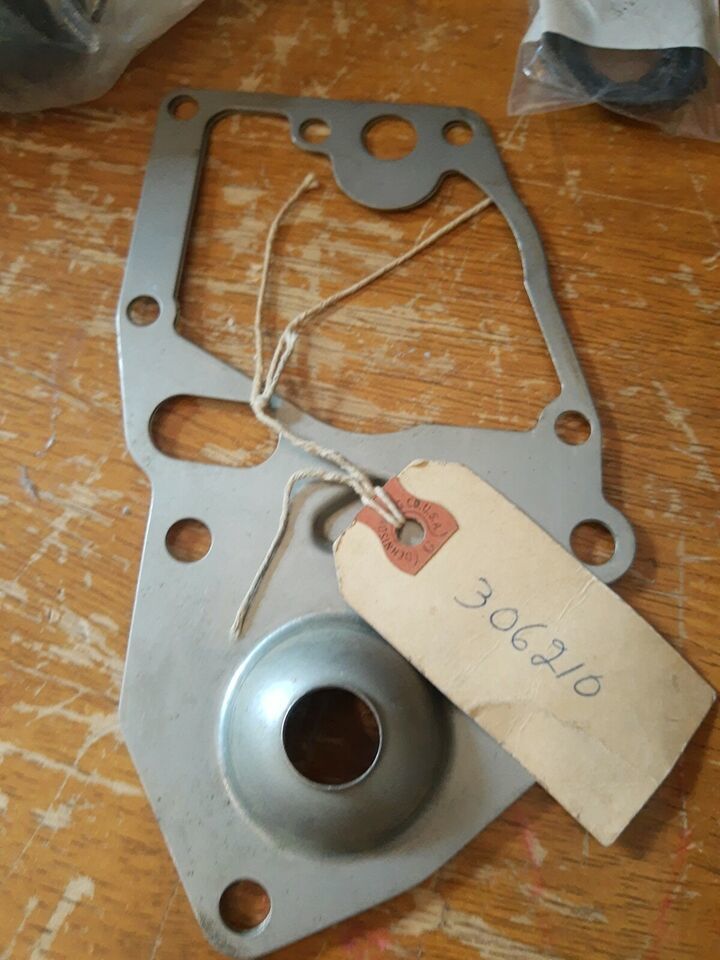 OEM NOS OMC Boat Engine Baffle Plate Vintage Fits Small hp  # 306210 - $15.95