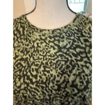 Athleta Women&#39;s Camo Short Sleeve M - $19.79