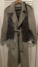 LONDON FOG Ladies Size 8P Petite Long Trench Coat Overcoat Gray Floral Jacket - £38.82 GBP