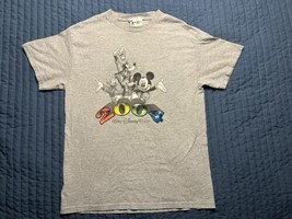 Vintage Walt Disney World 2004 T Shirt Gray Mickey Goofy Donald Pluto - £7.75 GBP