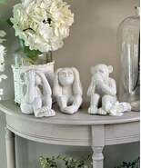 Set of 3 white Ceramic Monkeys:  See No Evil , Hear No Evil, Speak No Evil - €70,92 EUR Set of 3 white Ceramic Monkeys:  See No Evil , Hear No Evil, Speak No Evil - €70,92 EUR