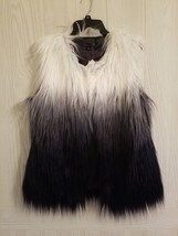 JW Style Women&#39;s Size M Black White Ombre Multi-Shaded Fuzzy Faux Fur Vest - £21.45 GBP