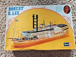Revell Robert E. Lee 15 Inch Steamship Model 1972 Vintage H-323 - $93.49