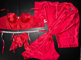 Victoria&#39;s Secret Longline 32DD,34C,36DD Bra Set+Garter+Bow Thong+Robe Red Satin - £150.35 GBP