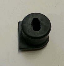 1997 Yamaha 40 Hp Lower Bottom Cowling Grommet New Old Stock 6A0-42725-00-00 Out - $19.00