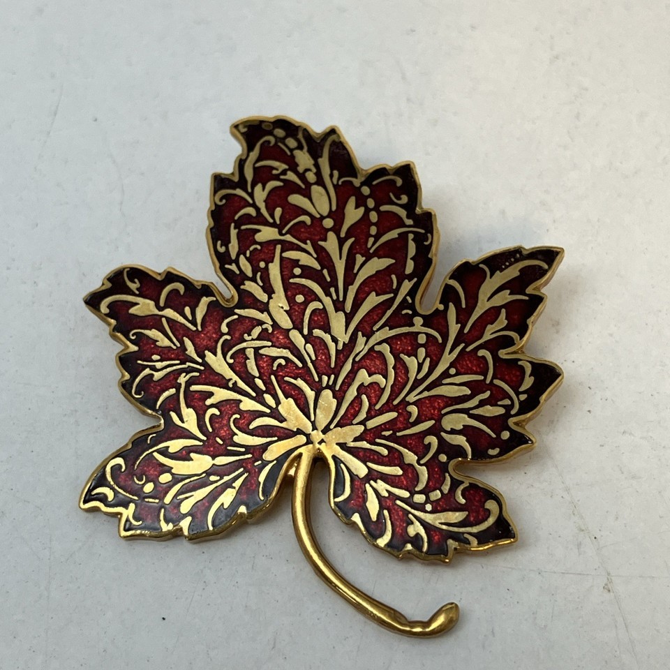 MMA 1985 Maple Leaf Gold Red Enamel Metropolitan Museum of Art 2” Pin Br... - $12.82