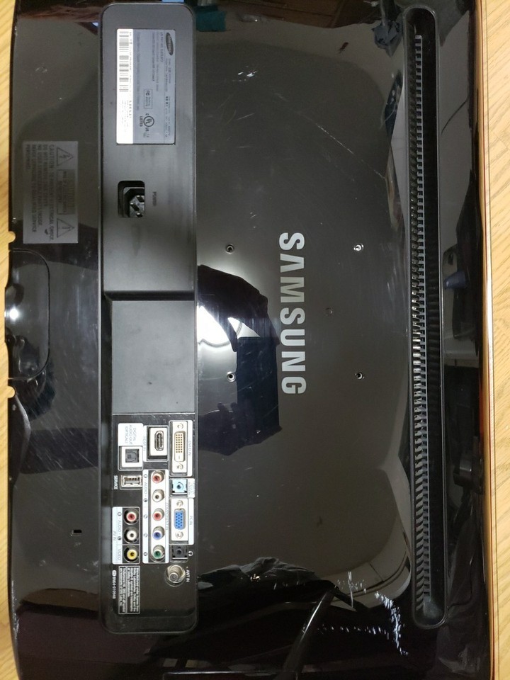 Samsung SyncMaster P2770HD 27" 1080p HD LCD Television Item image 5