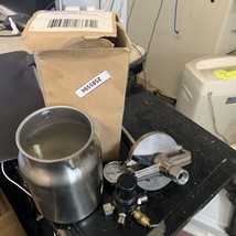 BINKS- MODEL 80-511 Stainless Steel 1 qt Pressure Cup USA - $250.00
