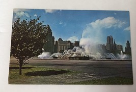 Postcard Chrome Buckingham Fountain Postcard Grant Park Chicago IL - £3.15 GBP