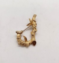 Sarah Coventry Letter J Gold Tone Bamboo Brooch Pin Vintage Signed - £6.82 GBP