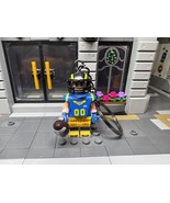 Los Angles Rams NFL Minifigure Keychain (2) - $225.09 MXN