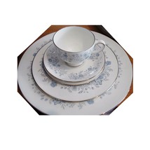 WEDGWOOD CHINA BELLE FLEUR 5pc PLACE SETTING WHITE BLUE FLOWERS SILVER NEW - £27.93 GBP