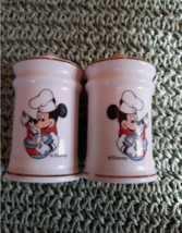 DISNEY  MICKEY MOUSE  BAKING SALT &amp; PEPPER SHAKERS GOLD TRIM  PORCELAIN ... - €12,03 EUR
