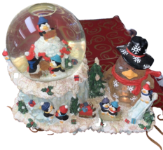 San Francisco Music Box Co Santa Claus Is Coming To Town Penguin Snow Globe - $55.32