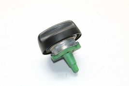 2002-2005 BMW E65 745i 745Li GAS FUEL CLOSING CAP OEM P6804 image 5