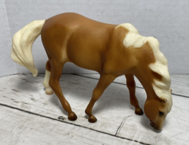 Breyer Reeves Palomino Grazing Mare 4.5” - $19.79