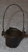 Cast Iron Toy Sample Miniature Kettle with Bail - £4.71 GBP