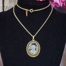 Whiting &amp; Davis Etched Glass Left Facing Cameo Pendant Gold Tone Necklace - $39.95