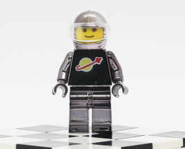 Custom minifigure spaceman astronaut Metallic Grey space series GO1143 - £5.46 GBP
