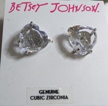 $40 Betsey Johnson Heart Pave Skull Earrings  New On Card - £31.38 GBP