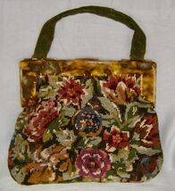 VINT. LRG HAND MADE GROS POINT WOOL TAPESTRY  NEEDLEWORK HANDBAG- BAKELI... - $38.61
