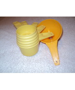 Lot 5 Vintage Yellow Tupperware Dry Measuring Cups Set and Funnel - £7.05 GBP