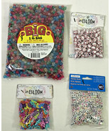 LOT OF 2lb PACKS OF, ALPHABET and  BEADS LOT #11 - $129.43 MXN