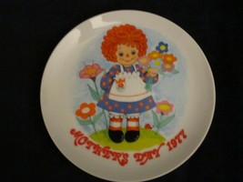 RAGGEDY ANN 1977 MOTHER&#39;S DAY collector plate BOUQUET OF LOVE - $9.99