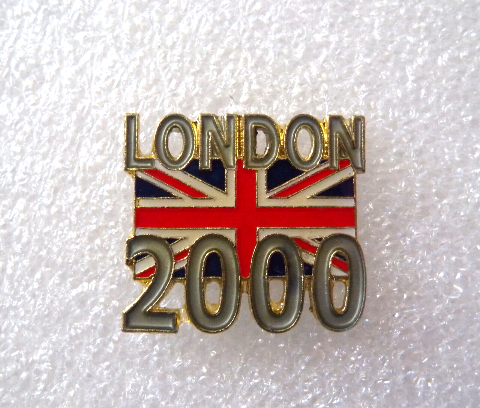 London 2000 Union Jack Flag  Travel Souvenir Lapel Hat Pin - $7.87