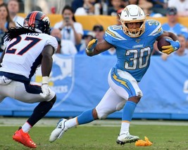 Austin Ekeler 8X10 Photo Los Angeles Chargers La Picture Football Nfl Vs Broncos - £3.88 GBP