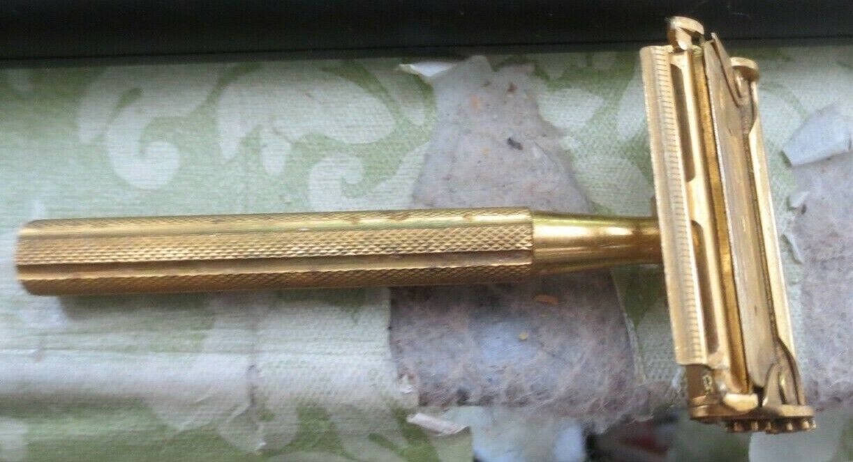 Valet Gold Tone Safety Razor - $9.49