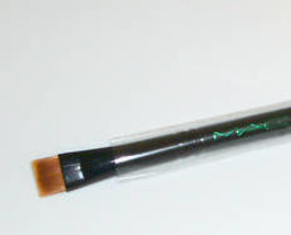 MAC 212 SE Flat Eye Liner Definer Short Handle Brush Black - $15.95