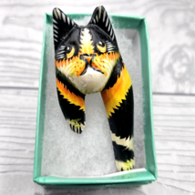 Vintage hand painted cat Brooch pin wood Calico kitten 2.5&quot; - £13.47 GBP