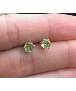 PERIDOT Round-cut gemstone Stud EARRINGS in Sterling Silver - Vintage - $33.00