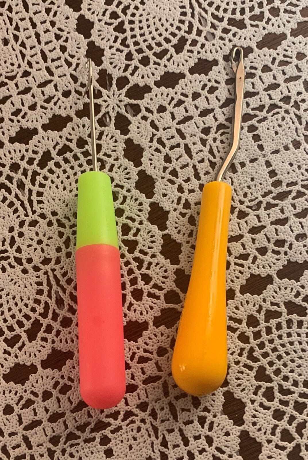 Two Latch Hook Rug Hooks Canvas Rugs Tool Plastic Bent Handle Latchet Crafts Rug Making