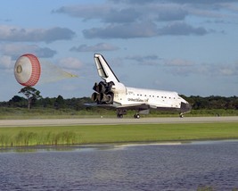 Space Shuttle Atlantis lands at KSC runway after STS-86 mission Photo Print - £7.04 GBP