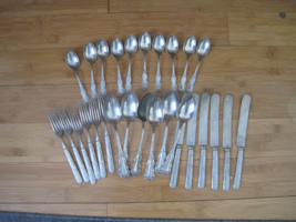 28 Pieces Panama Silver Pattern  Flatware Spoons Forks Knives Silverplate lot.  - £97.22 GBP