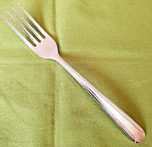 Wallace Brand Ware Stainless Steel Dinner Fork Dominion Pattern 7&quot; Glossy - £5.53 GBP